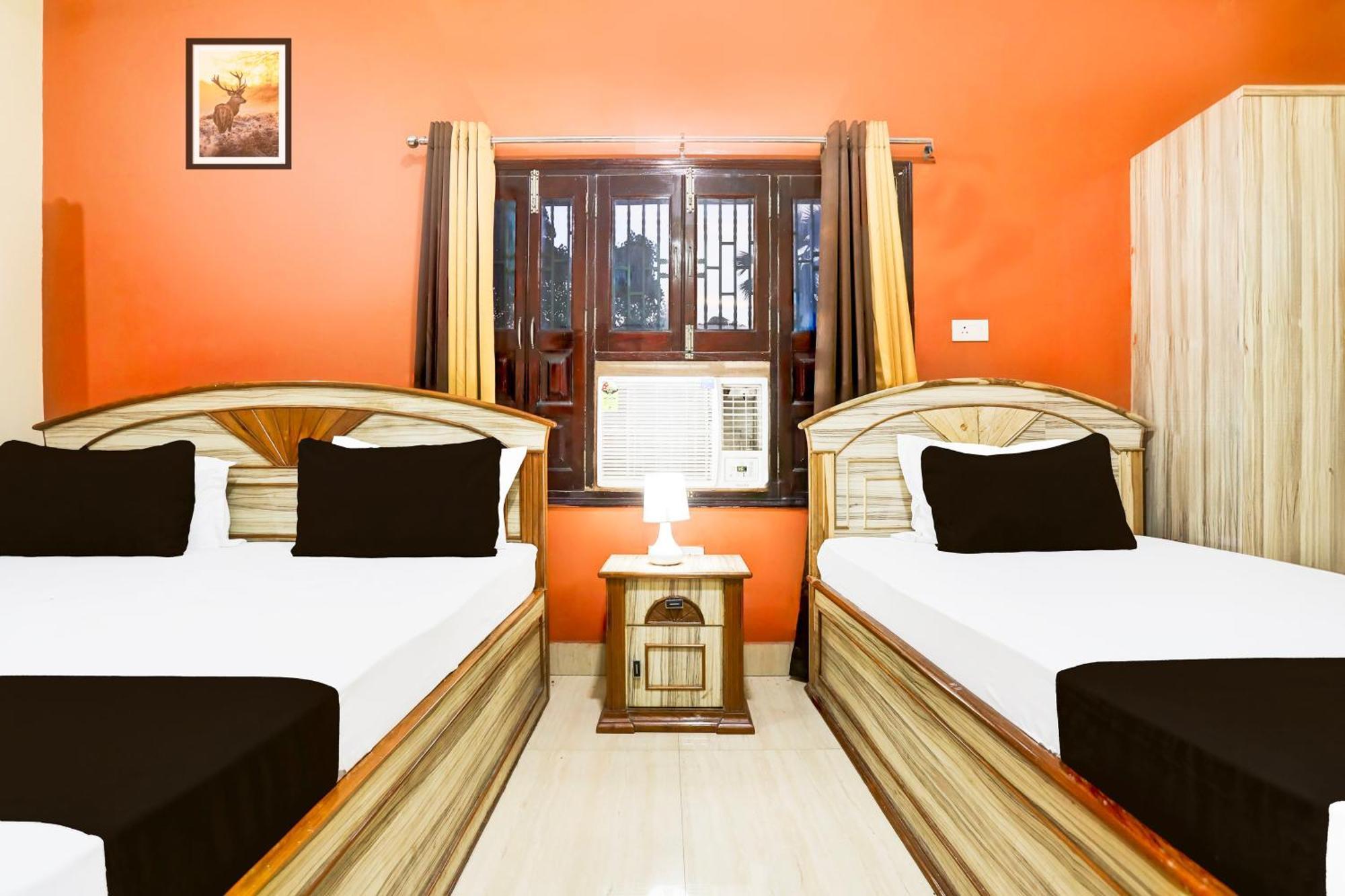 Hotel O R B Palace Varanasi Exterior foto
