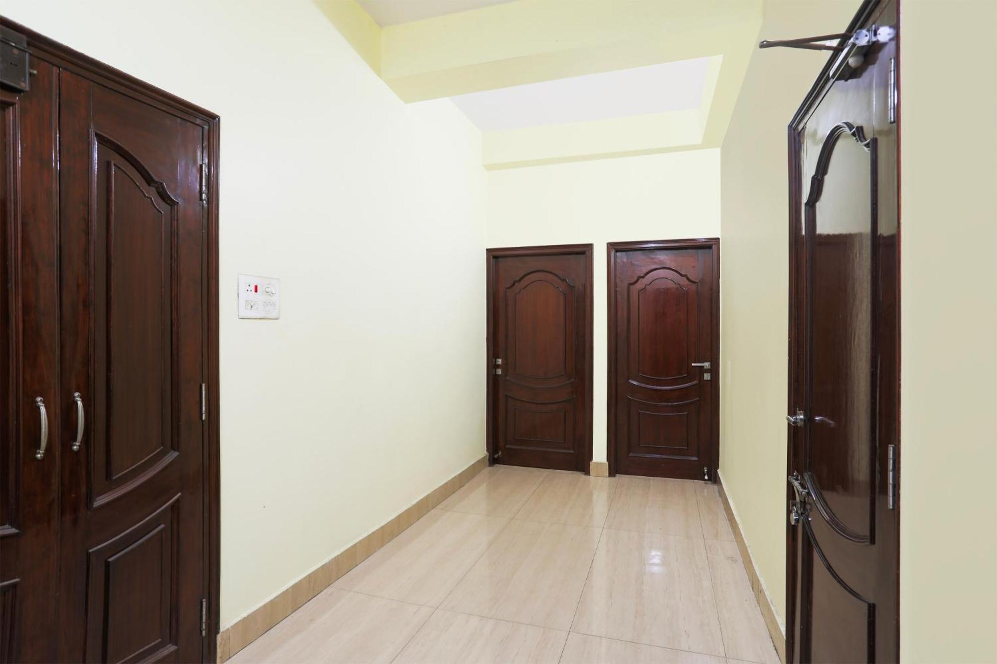 Hotel O R B Palace Varanasi Exterior foto