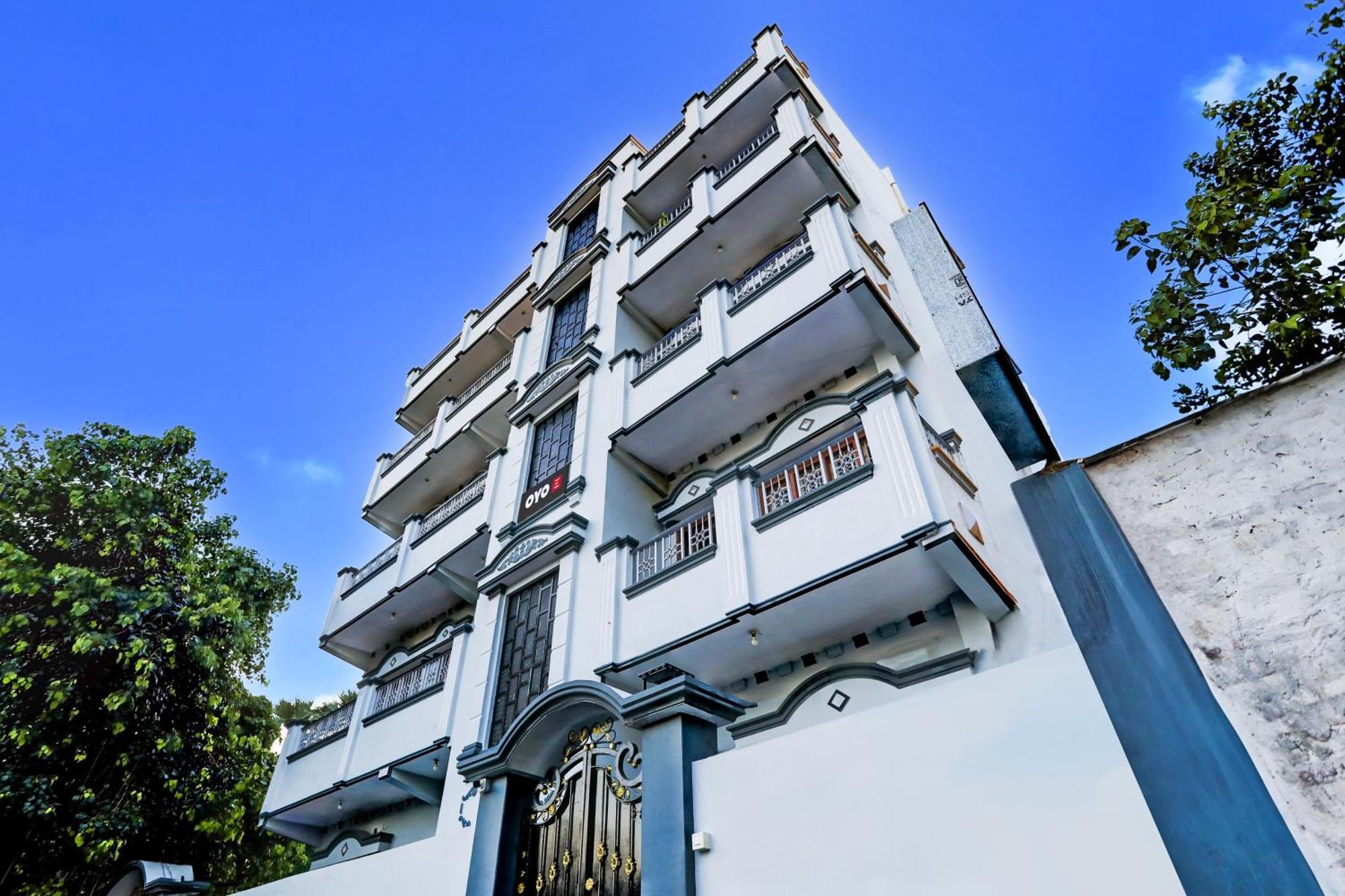 Hotel O R B Palace Varanasi Exterior foto