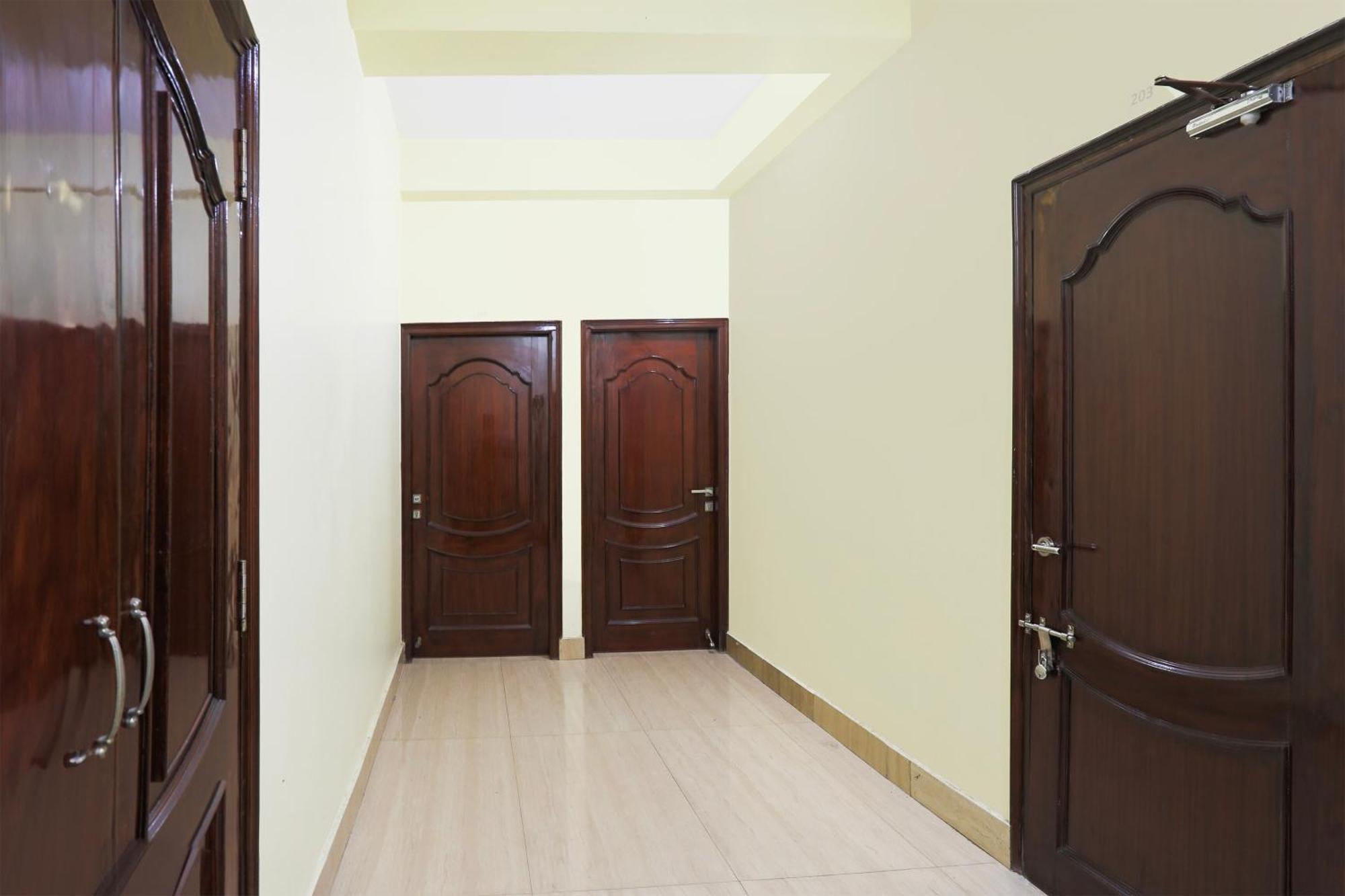 Hotel O R B Palace Varanasi Exterior foto